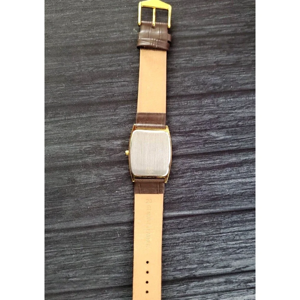 RARE Vintage Seiko NOS‎ Men's Classic Tank Barrel Gold Champaign Dial *